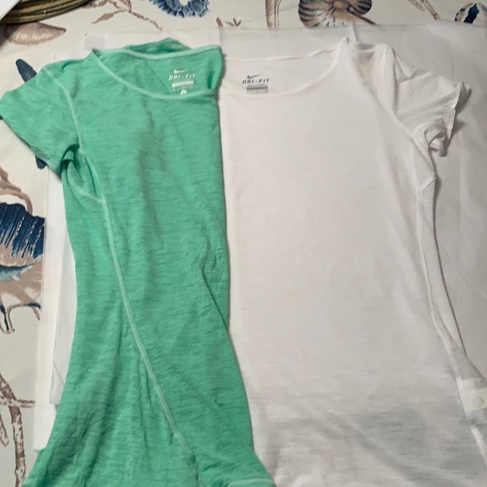 Nike Fit Size Small (2 pieces)